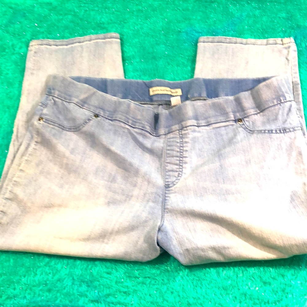 Chico's platinum denim size 4.5 blue jeans